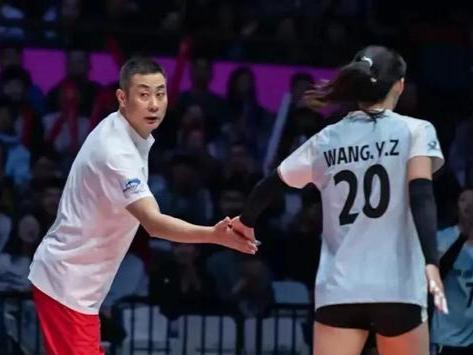 ！天津女排主帅曾受处分网友：不适合国家队long8唯一中国网站训练粗暴！体罚队员(图3)